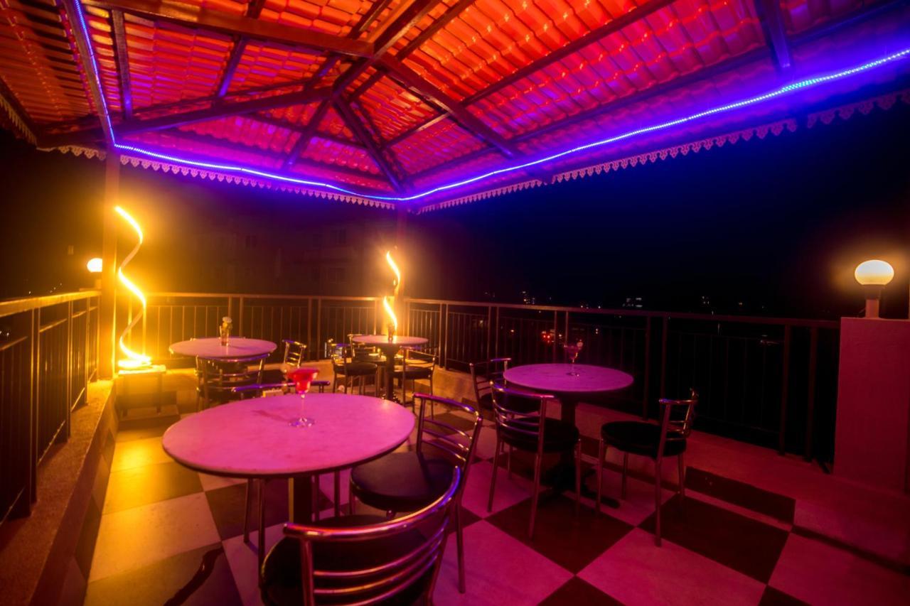 Encore Suites Goa パナジ エクステリア 写真