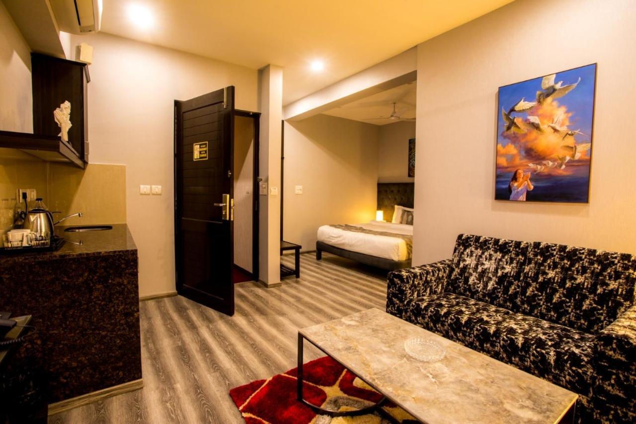 Encore Suites Goa パナジ エクステリア 写真